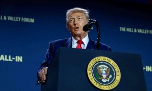 特朗普对进口芯片征税100%：一台美国制造iPhone，可能要卖2.5万元