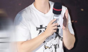 董子健谈与张震丁程鑫合作,直言压力大佩服丁程鑫记招快