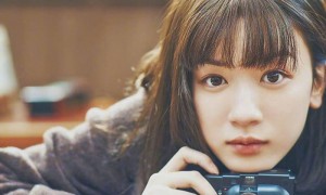 坂口健太郎被曝与女友同居期间和永野芽郁交往